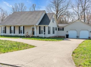 672 Old Snow Hill Rd, Dowelltown, TN 37059