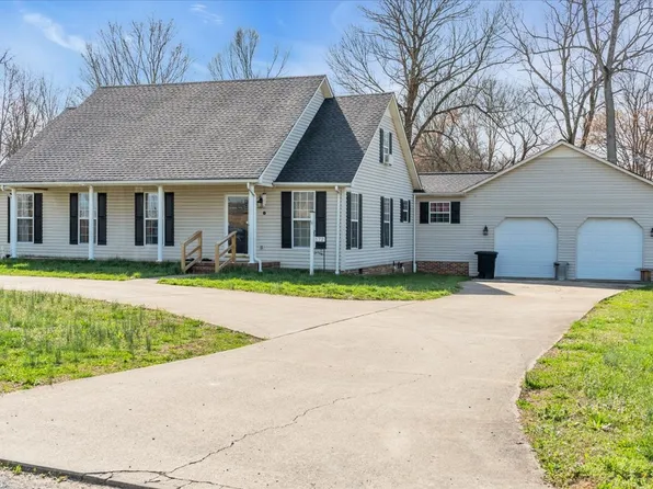 672 Old Snow Hill Rd, Dowelltown, TN 37059