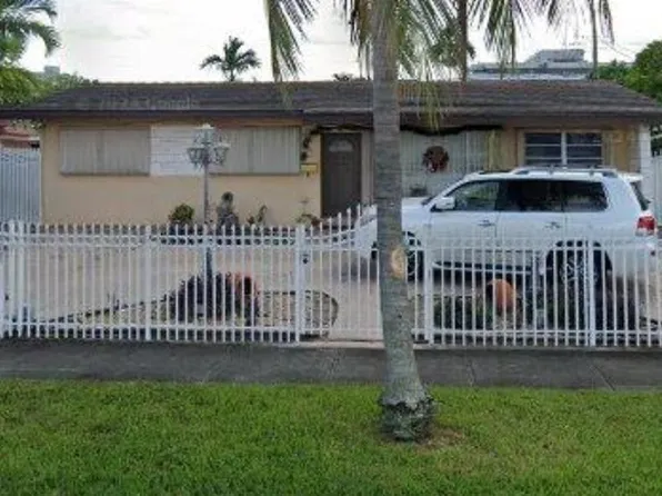 900 W 50th Pl, Hialeah, FL 33012