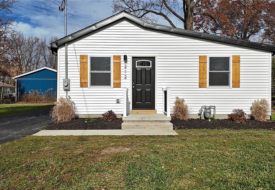 1st image of 212 Dawn Ave