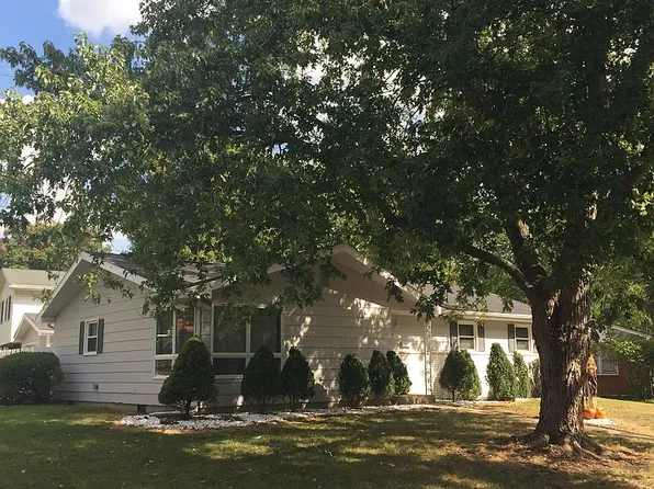 1724 Governor St, Springfield, IL 62704