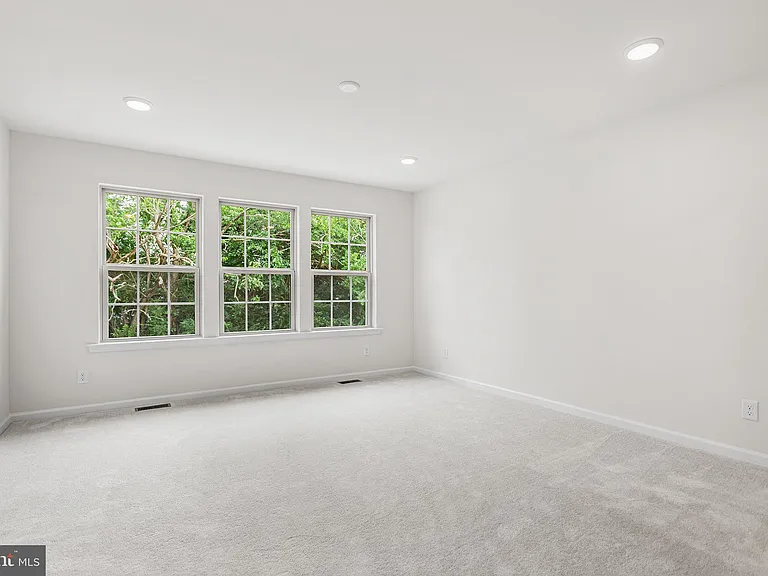 112 S Buck Tavern Way — Photo 11