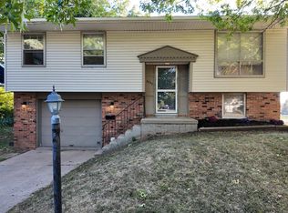 6345 N Randwick Rd, Peoria, IL 61615