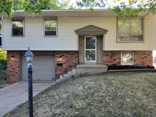 6345 N Randwick Rd, Peoria, IL 61615