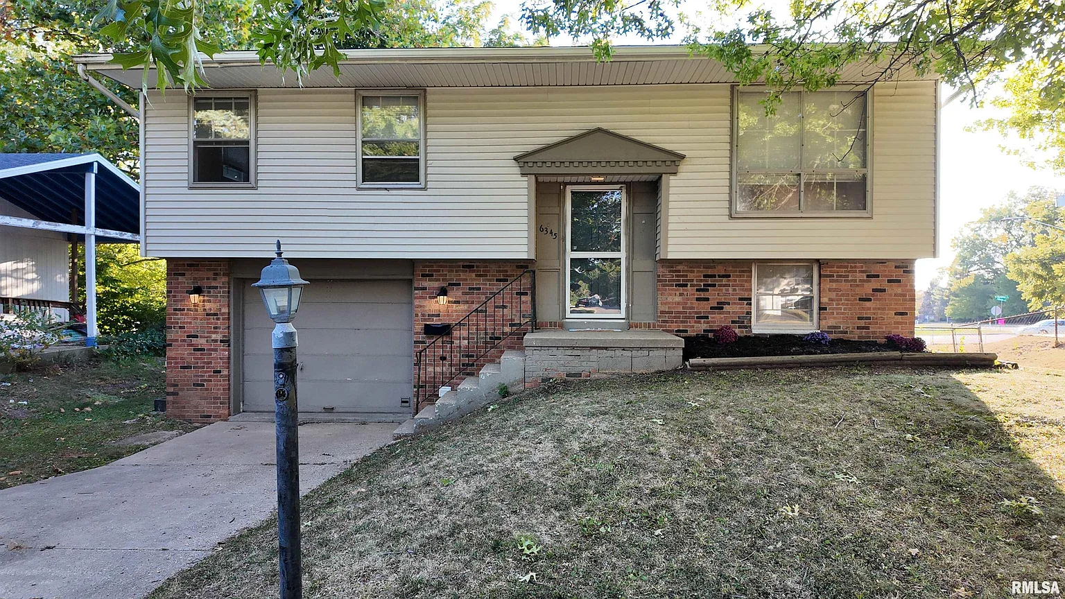 6345 N Randwick Rd photo 1