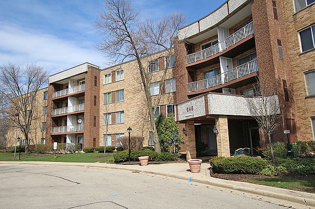 1st image of 245 S Park Ln Unit 319