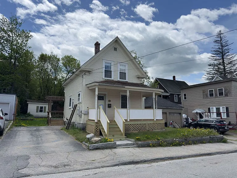 246 E Mason St — Photo 1