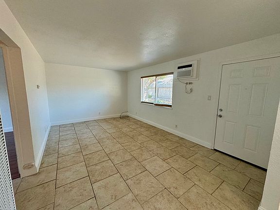 2nd image of 140 Grape St APT C