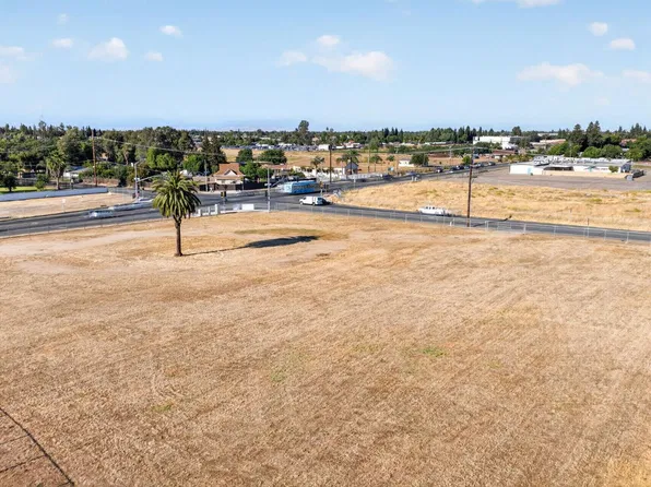 3433 W Clinton Ave, Fresno, CA 93722
