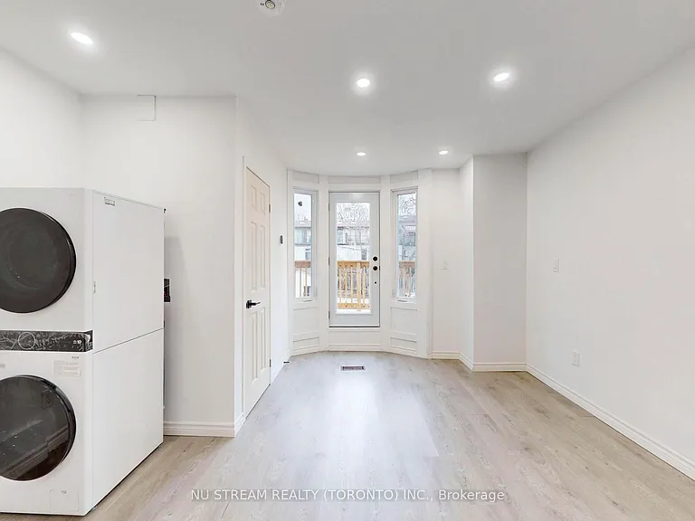 393 Jones Ave #UPPER — Photo 8