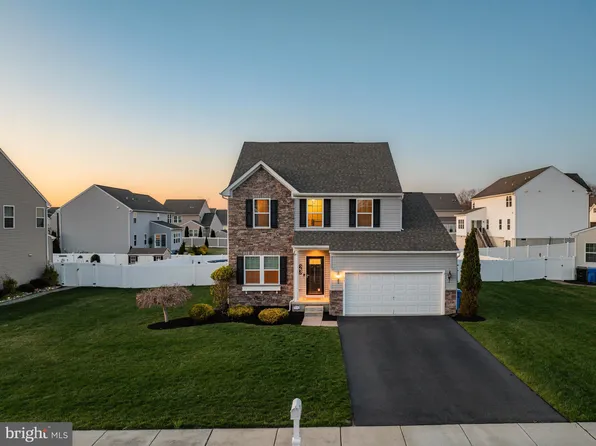 23 Vaughn Way, Burlington, NJ 08016