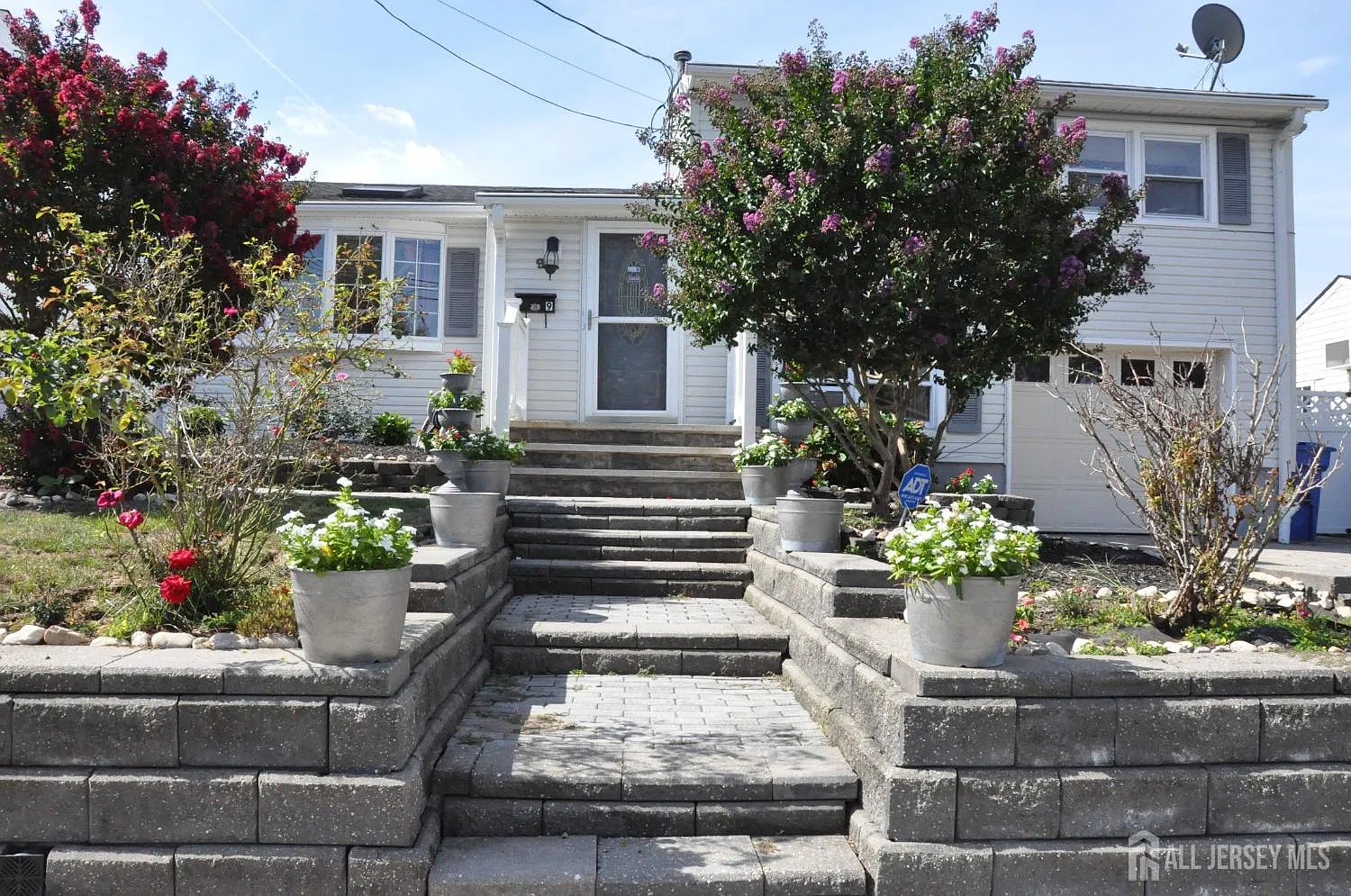 3 bed, 2.0 bath, $3,200 — Photo 3
