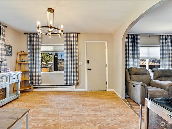 5th image of 3604 S Mason Avenue