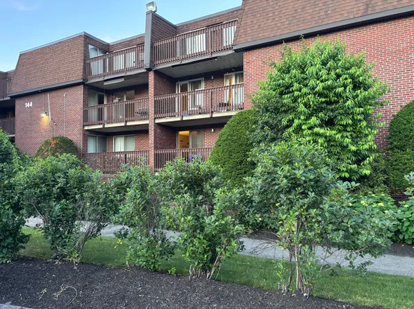 144 Kenrick St APT 24, Brighton, MA 02135