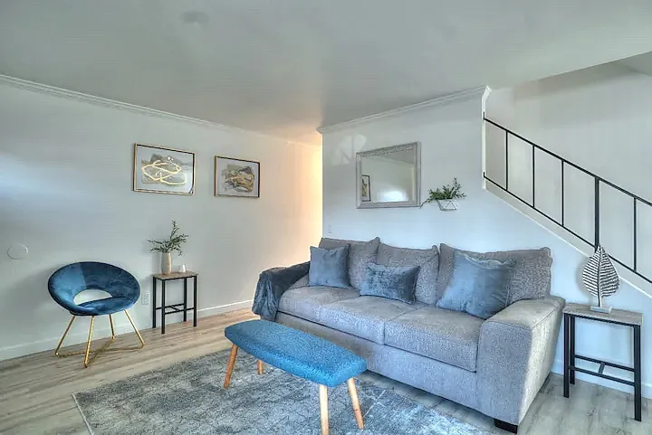 3 bed, 1180 sqft, $3,995 — Photo 1
