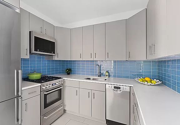 3rd image of 579 Washington Ave APT 2B