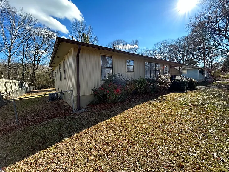 4 Van Tassel Dr SE — Photo 4