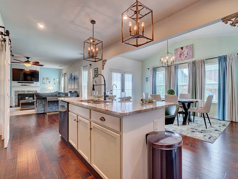 800 Corcormant Ln — Photo 12
