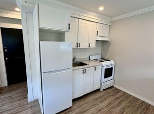 1495 Gladstone Ave #107, Windsor, ON N8X 2P9