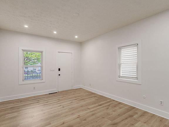 5th image of 1106 Michigan Ave