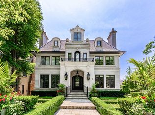 9 Dewbourne Ave, Toronto, ON M5P1Z1