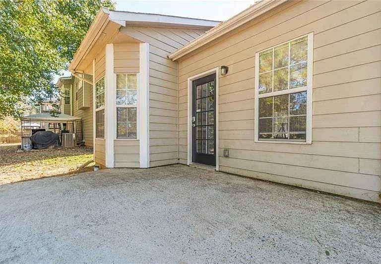 2716 Lake Park Rdg E — Photo 36