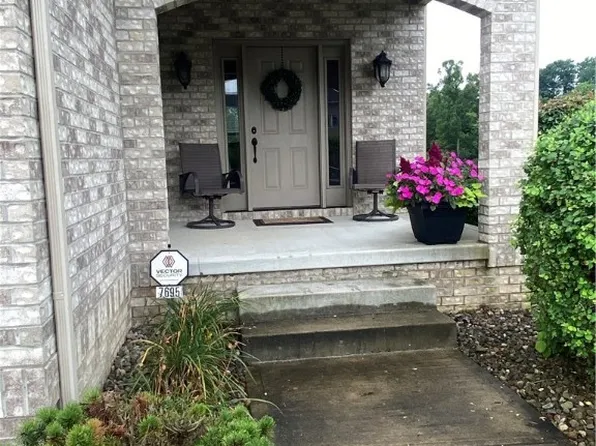 7695 Brixton Crst, Canfield, OH 44406