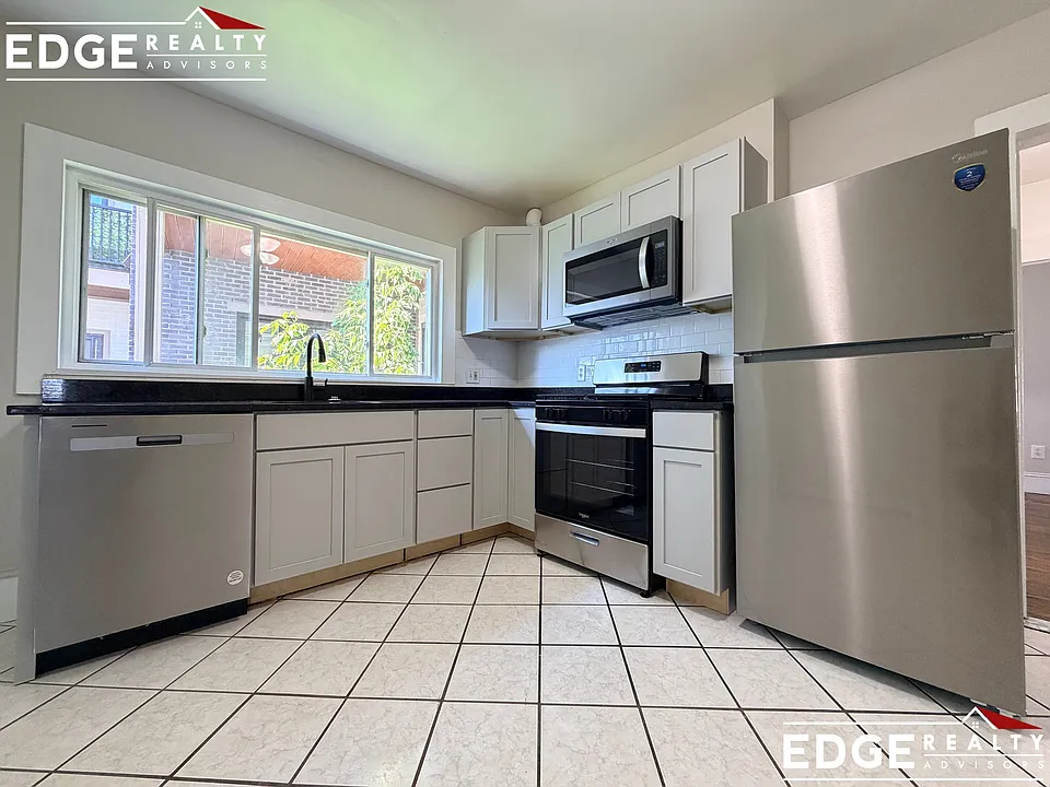 3 Lawrence Pl