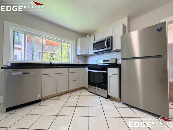 3 Lawrence Pl, Brighton, MA 02135