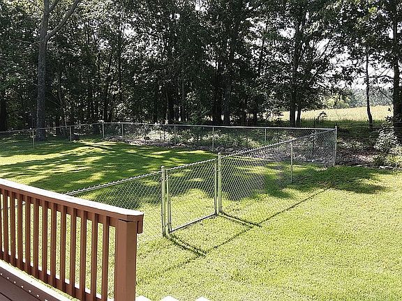 5th image of 218 Robin Hood Cir