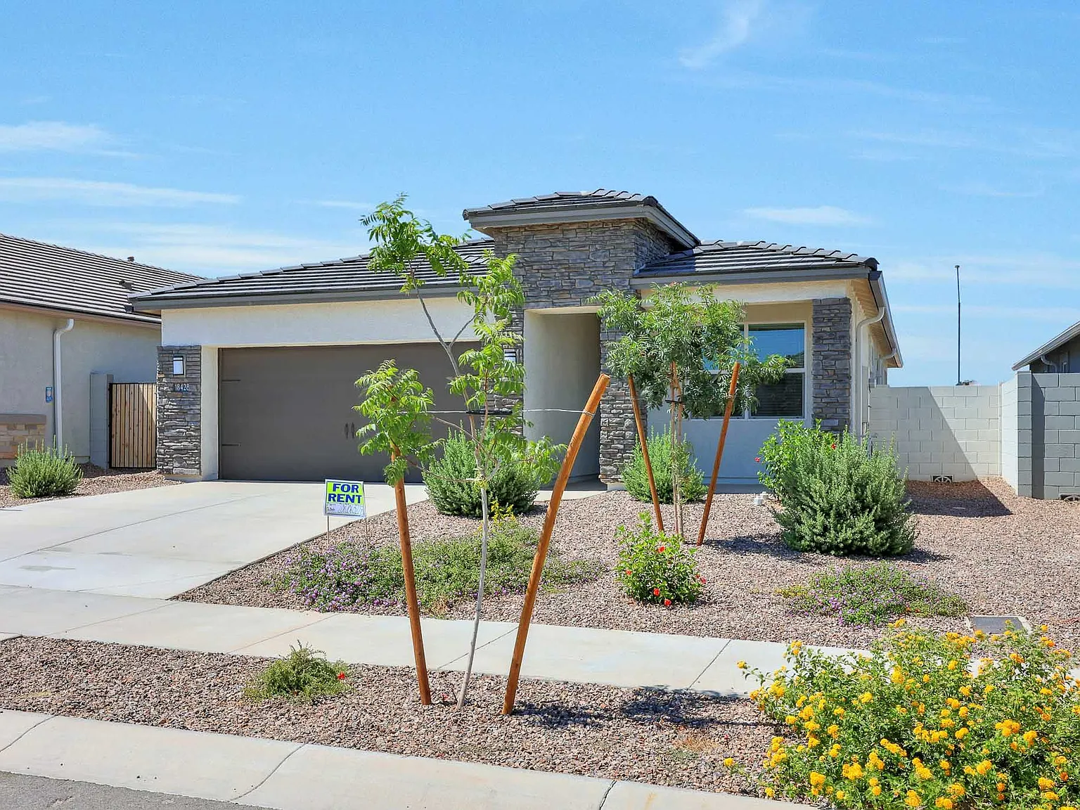 3 bed, 2.0 bath, 1553 sqft, $2,350 — Photo 2