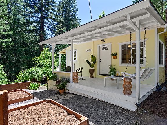 3rd image of 19092 Ridgecrest Drive