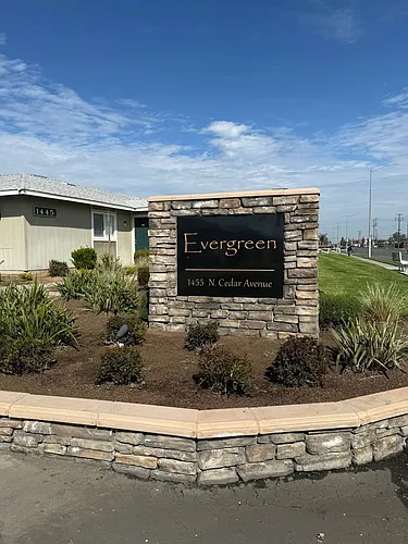 Evergreen apartments Photo 1