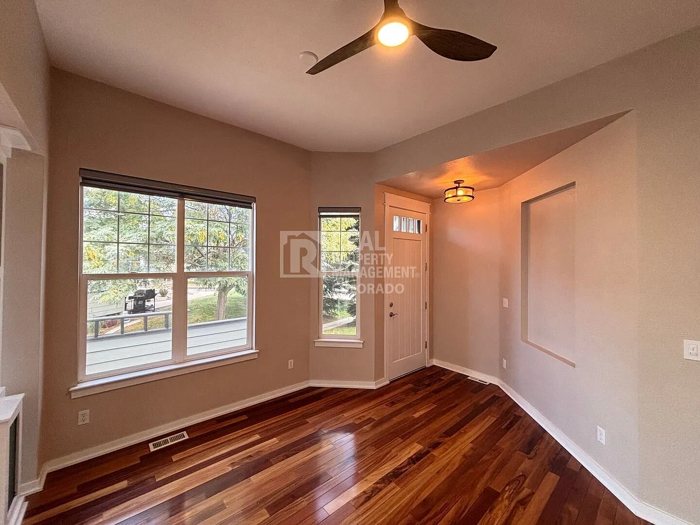 Spacious 3-Bedroom Townhome with 2 Flex Spaces and Finished Basement — Photo 3