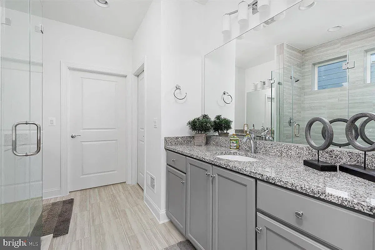 2 bed, 1800 sqft, $2,950 — Photo 1