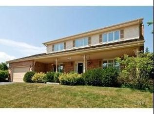 200 Wimbledon Ct, Lake Bluff, IL 60044