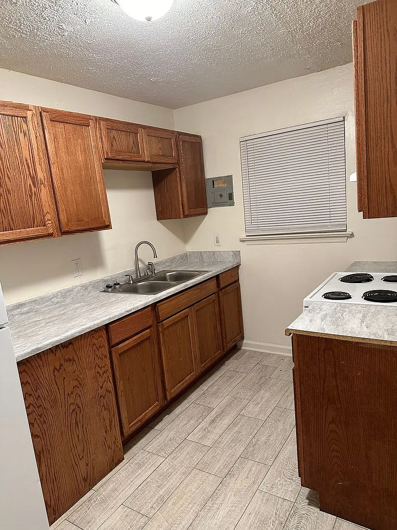 Building Photo - 3615 Glenwood Dr #4