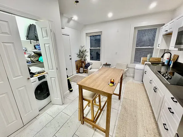 206 Hanover St #1L — Photo 2