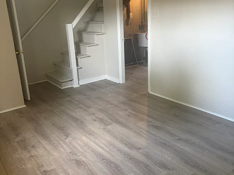 1239 Elson Rd — Photo 10