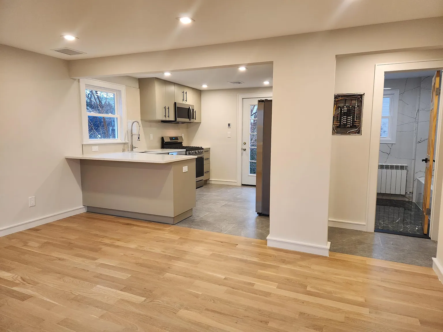 2 bed, $2,600 — Photo 2