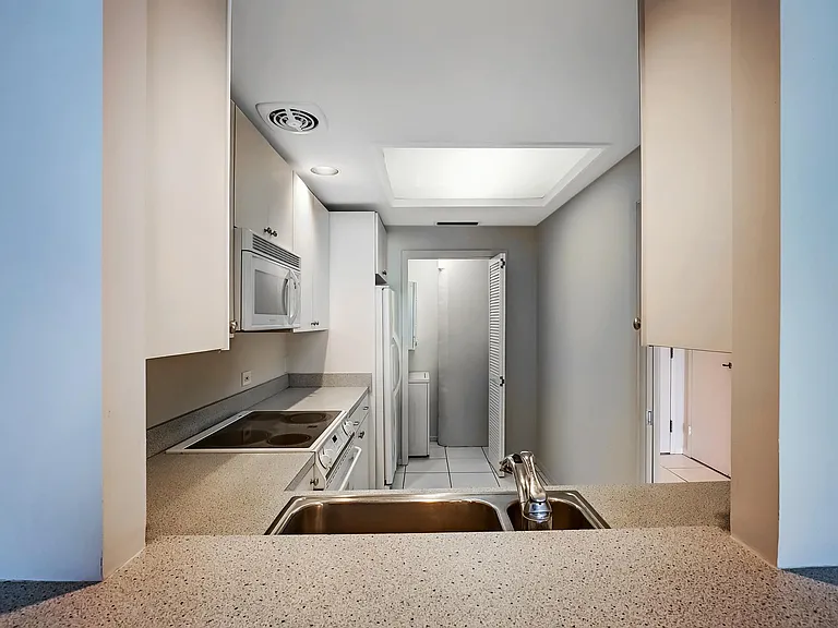 1 Beach Dr SE #2109 — Photo 8