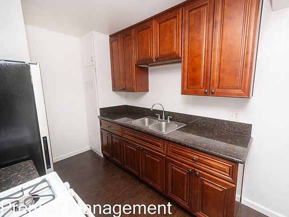 5th image of 2673-75 C St #2675-5