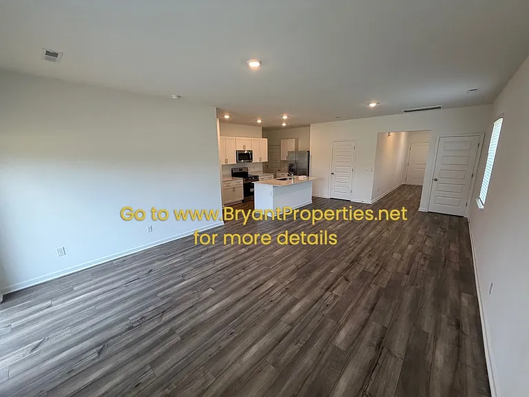 901 Parkside Blvd — Photo 5