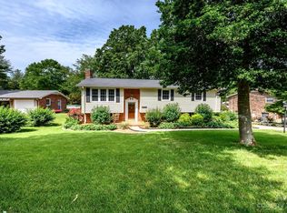 3995 Elizabeth St, Hickory, NC 28601