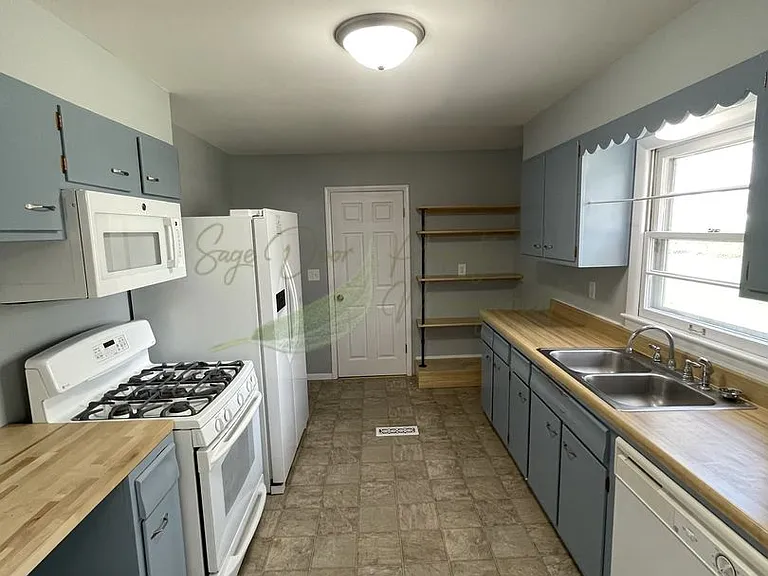 805 SW Lea Dr — Photo 4