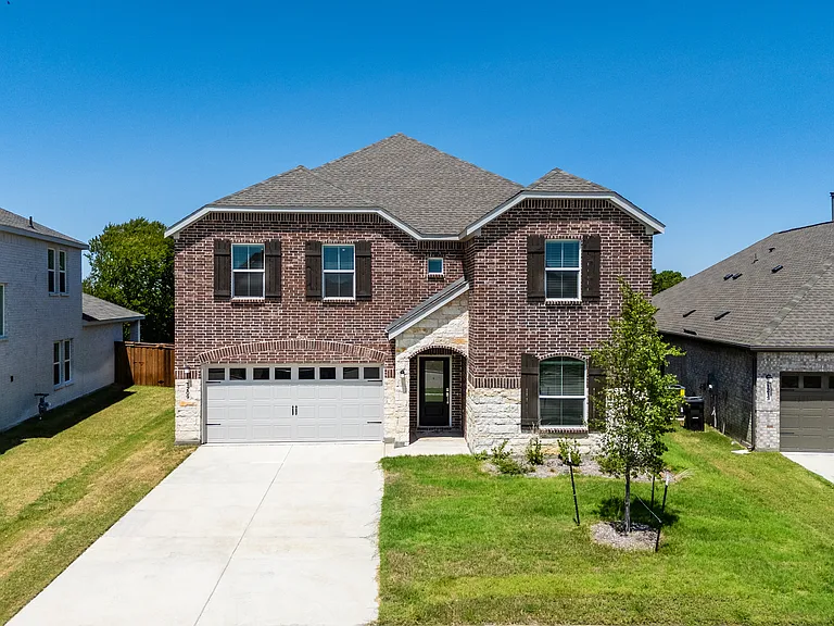 1209 Misty Brook Dr — Photo 1