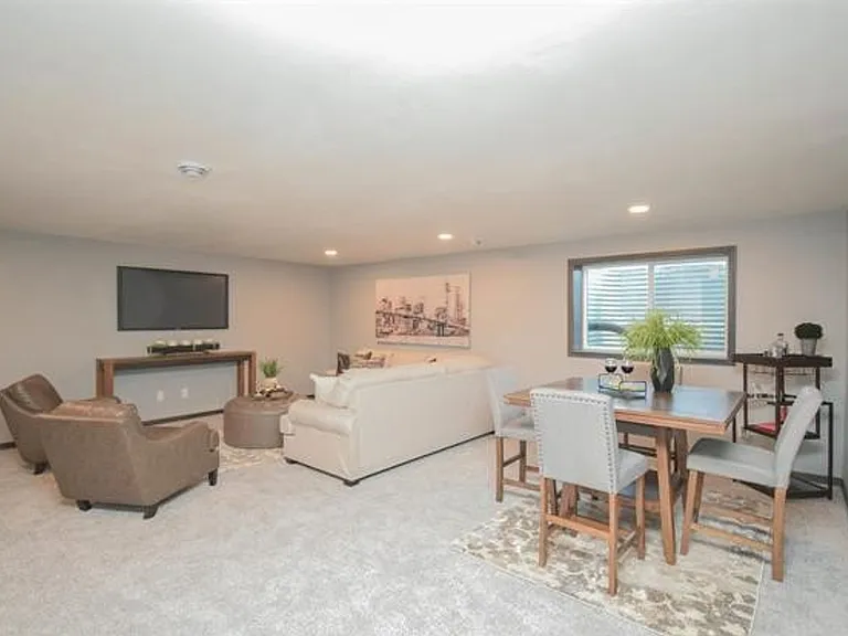 416 E Cairos Pl — Photo 12