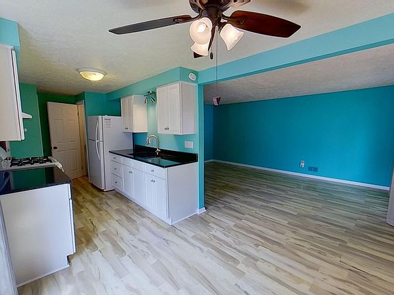 3rd image of 143 Greenway Blvd