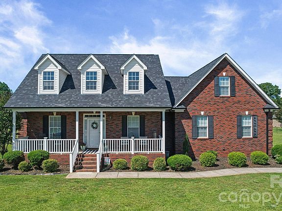 2nd image of 2318 Cardinal Ridge Ln