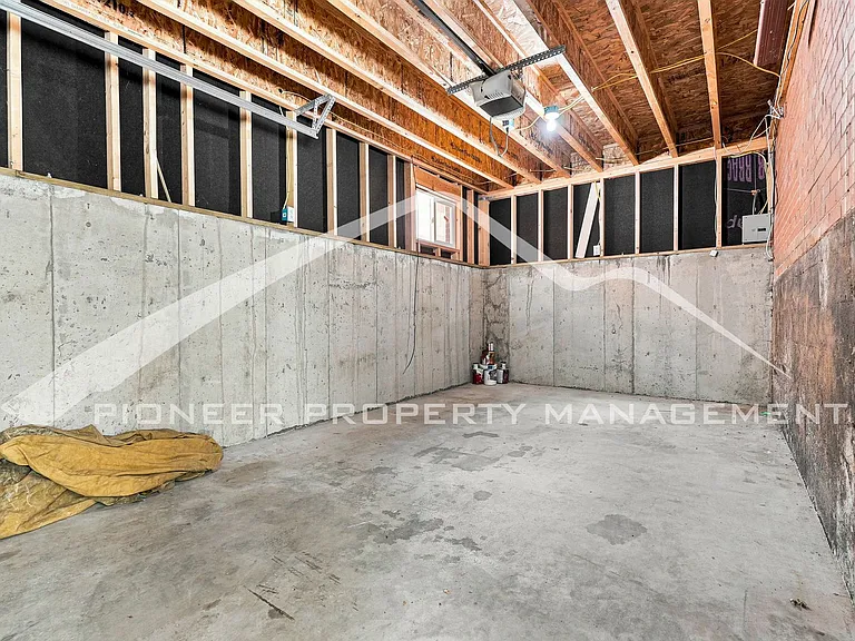 4215 W Byron Pl — Photo 26